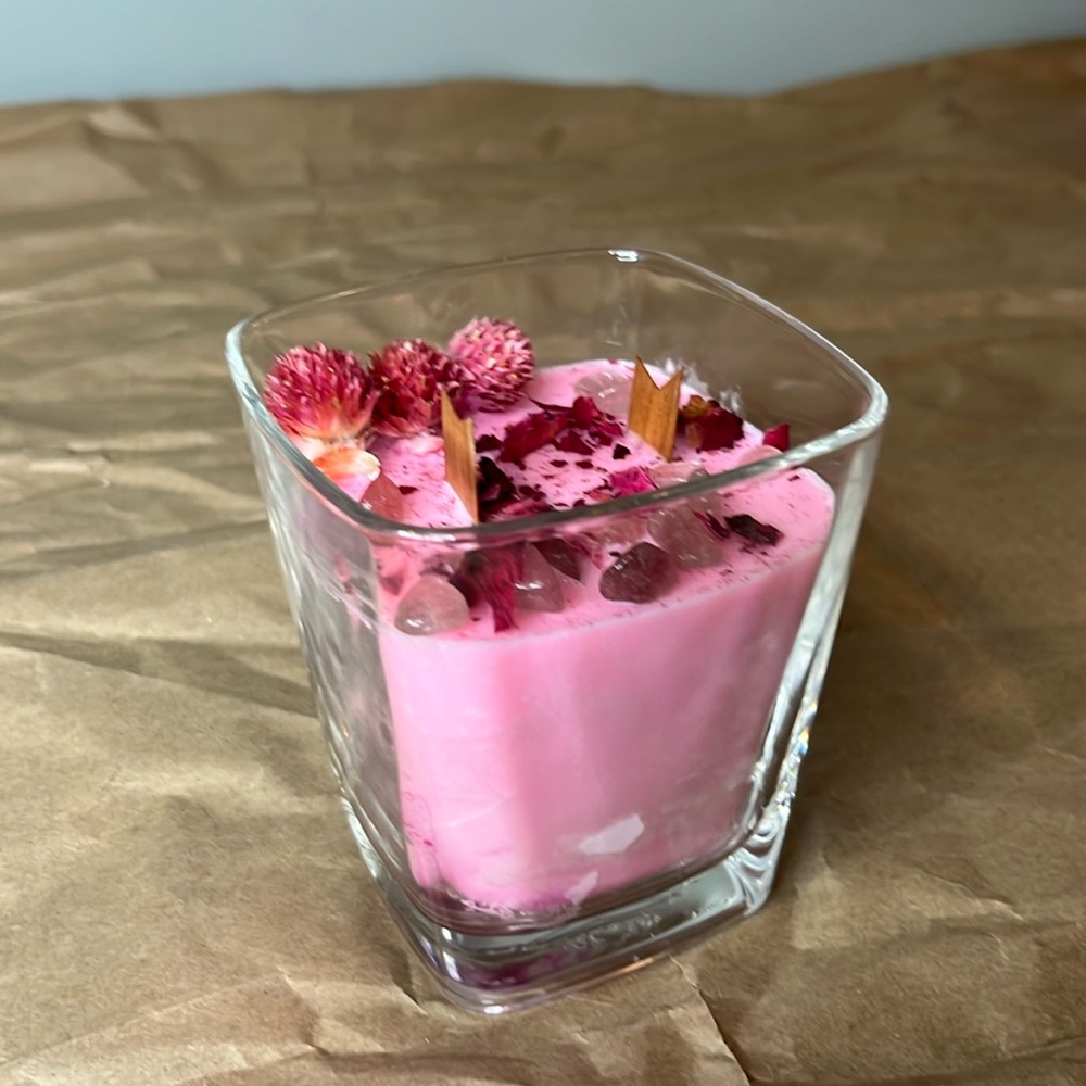 HANDMADE Soy Wax Candle Vanilla Scented Pink with Crystals and Dried Roses